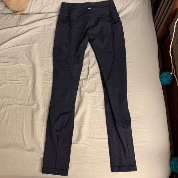 lululemon leggings (in all the right places) - Picture 6 of 7